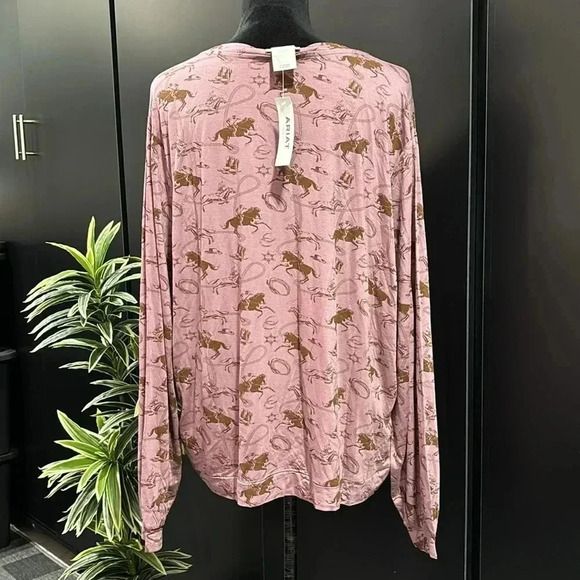 Ariat Bandit Town Horse roping print, scoop neck, long sleeve soft stretch top - Picture 3 of 10